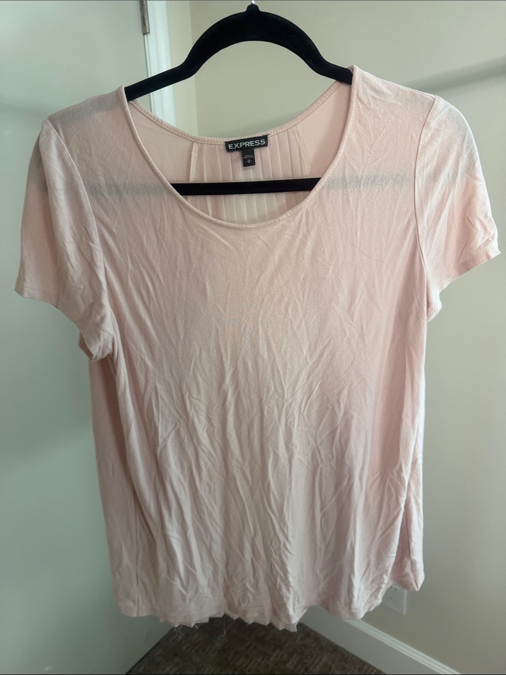 Express Pale Blush Short Sleeve Scoop Neck Tee